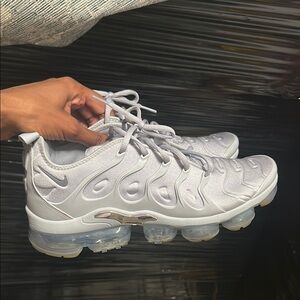 Nike Vapormax Men’s Silver Athletic Shoes